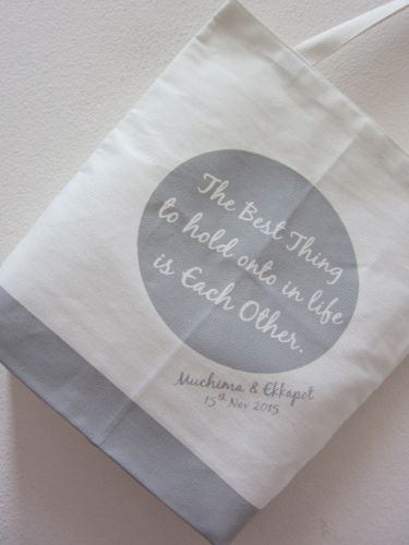 ถุงผ้า กระเป๋าผ้า ลดโลกร้อน สกรีนลาย ของชำร่วยงานแต่ง จาก baginlove.com