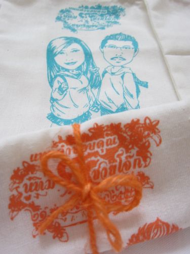 ถุงผ้าดิบ กระเป๋าผ้าดิบ ลดโลกร้อน ของชำร่วยงานแต่ง ผ้าดิบลายสอง ผ้าแคนวาส สกรีนลาย จาก baginlove.com
